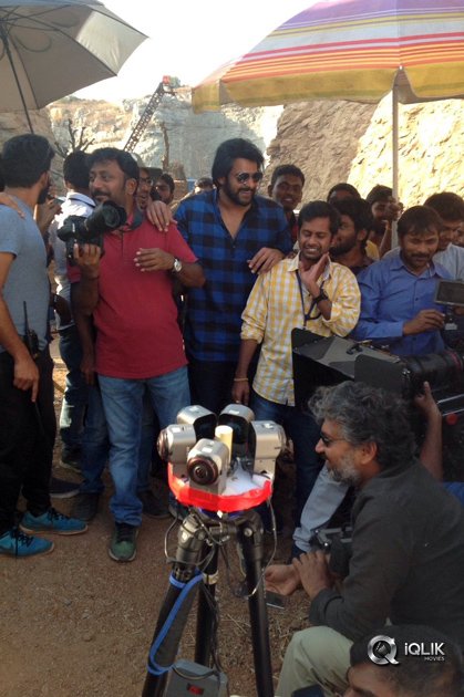 Prabhas-at-Baahubali-2-Last-Day-Shoot